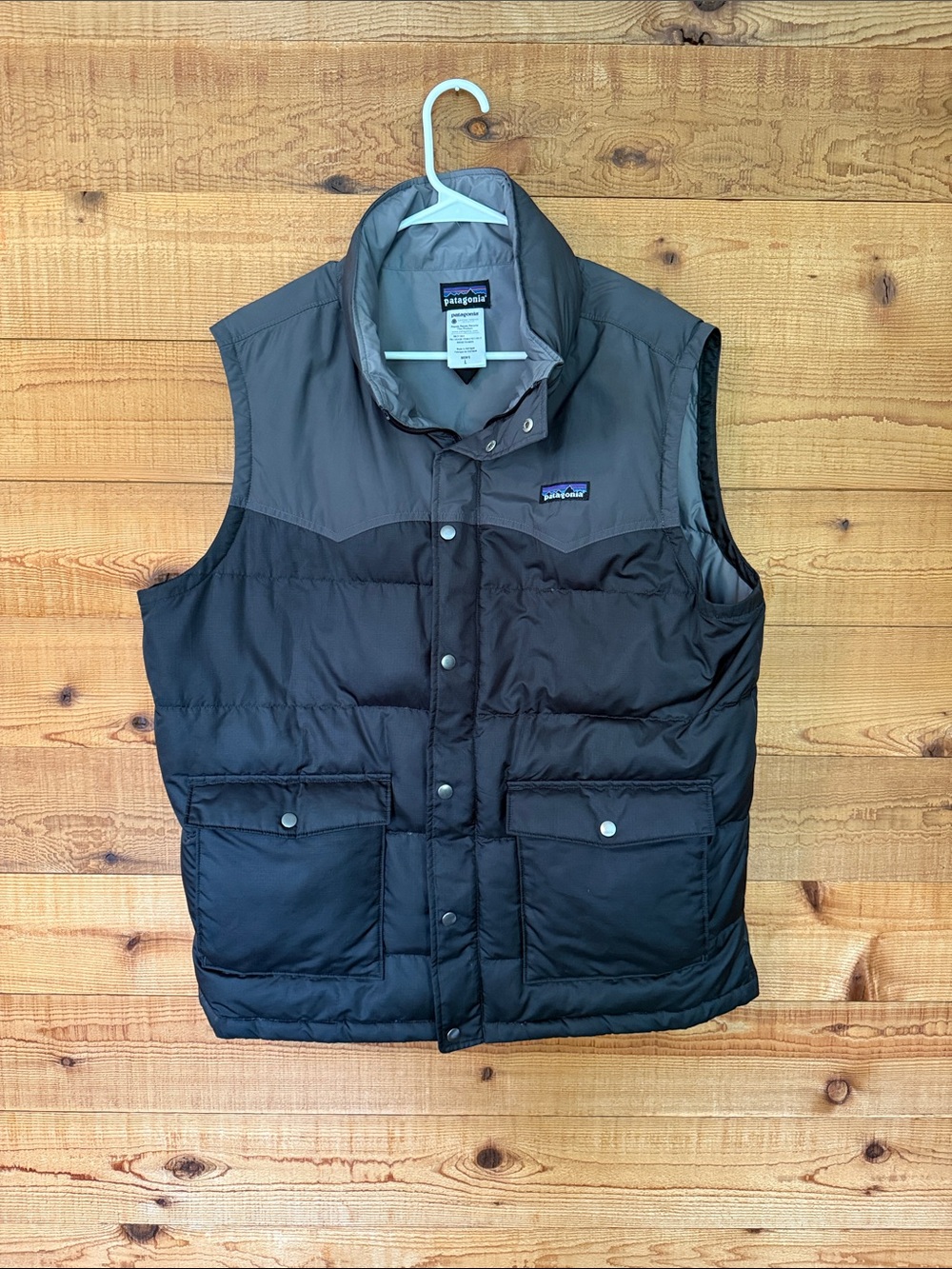 Patagonia Men’s Black and Gray Puffer Vest